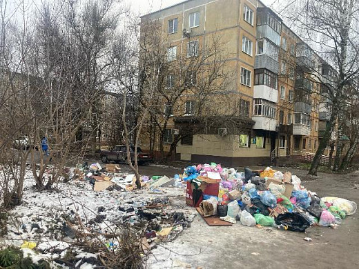 На месте контейнерной площадки образовалась стихийная свалка